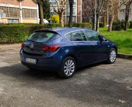 OPEL Astra 4ª serie - 2011