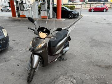 SH 300 i First class