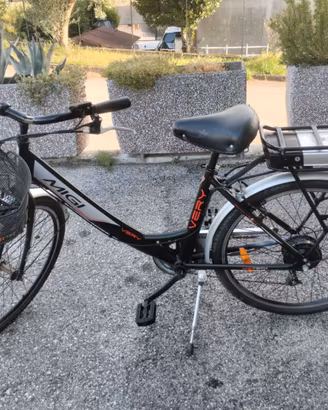 bici elettrica marca migy con batteria a litio