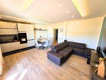 Appartamento di 95 m² con 4 locali e posto auto a 