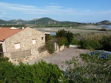 Villa panoramica vicino al mare Chia Setti Ballas