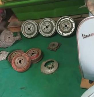 ruote vespa d'epoca 50 n 4 bulloni 