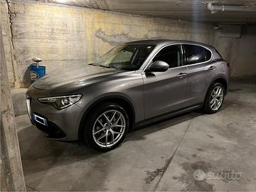 Alfa Romeo Stelvio 2.2 Q4 210 cv