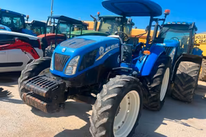 Trattore agricolo usato New Holland T 4.85