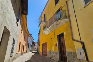 CASA SEMINDIPENDENTE A CASTEL ROCCHERO