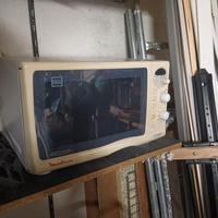 microonde funzionante usato pochissimo