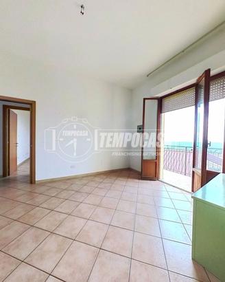 APPARTAMENTO PIANO TERRA CON CANTINA