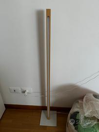 Lampada da terra a led Inspire effetto legno