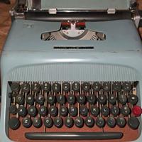 macchina da scrivere Olivetti