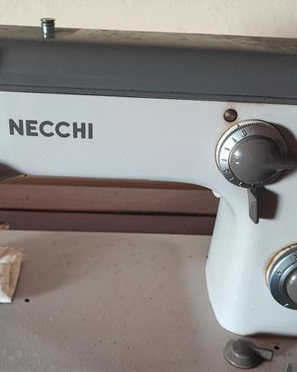 Macchina da cucire NECCHI