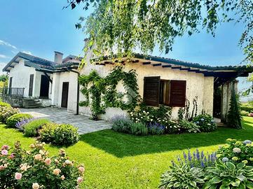 VILLA SINGOLA A LOMAGNA
