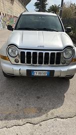 Jepp Cherokee JK anno 2006