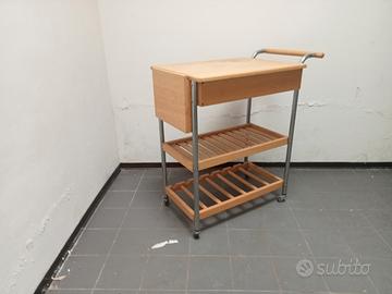 Carrello da cucina su ruote 