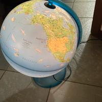 Mappamondo illuminato