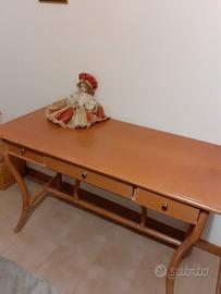 Scrittoio con gambe in giunco