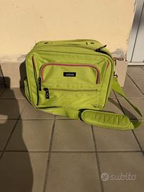 Borsa viaggio  beauty case Carpisa verde lime
