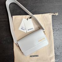 Borsa Jacquemus Le Carinu in Pelle
