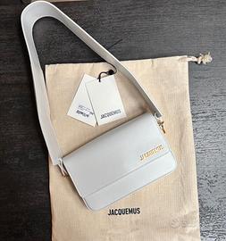 Borsa Jacquemus Le Carinu in Pelle