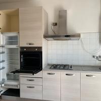 Cucina in legno color avorio