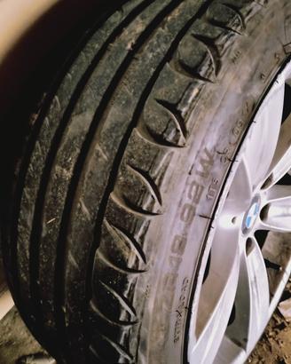 treno gomme bmw cerchio 18