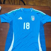 maglia dell'Italia firmata da barella