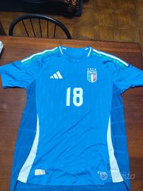 maglia dell'Italia firmata da barella