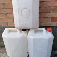 2 Taniche in plastica 25 litri nr.1 da 20.litri
