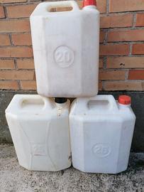 2 Taniche in plastica 25 litri nr.1 da 20.litri