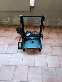 Stampante 3d usata meno di 5 volte con rocchetto 