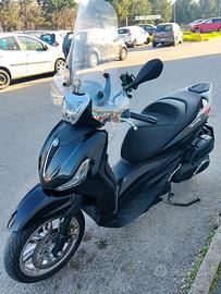 Beverly 400 anno 2025