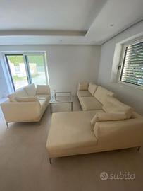 Divani Rizzetto in ecopelle color crema con peniso