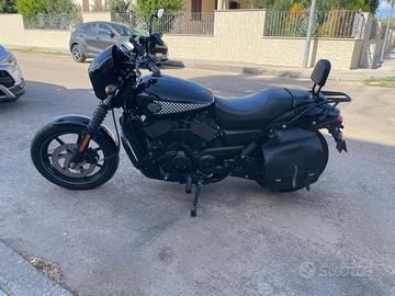 Moto Harley Davidson Street 750