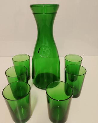caraffa per vino in vetro vintage con bicchiere 