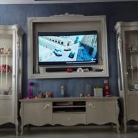 Soggiorno in legno massello