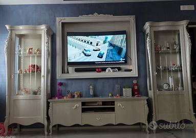 Soggiorno in legno massello