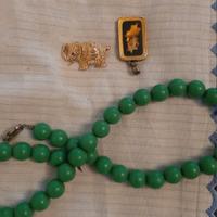Collana con spille in oro