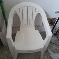 4 Sedie in plastica con tavolo da 6 posti