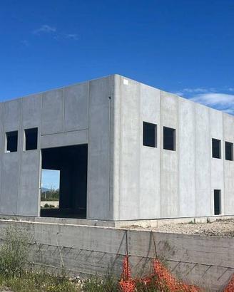 Immobile di 1000 m² con 5 locali a Frignano