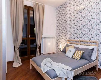 Stanza in appartamento di 75 m² a Milano