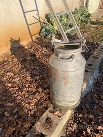 Bidone porta latte vintage