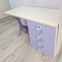 SCRIVANIA CON 4 CASSETTI