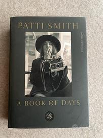 Patty Smith-A book of days. Autografato
