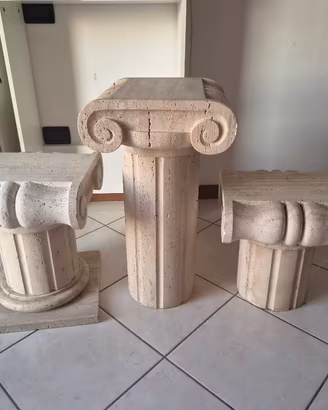 Capitelli Ionico in vero travertino
