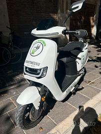 Scooter elettrico sunra