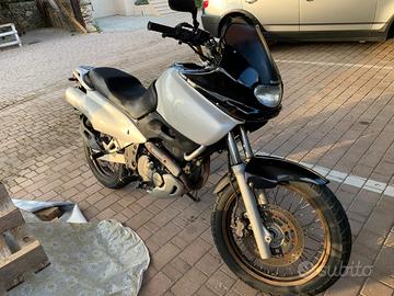 Suzuki XF Freewind 650