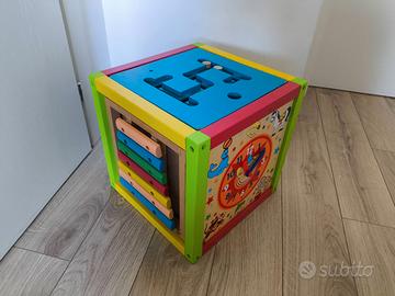 Cubo di legno - gioco per bambini piccoli