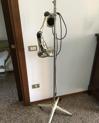 HANAU Piantana ambulatorio studio medico luce