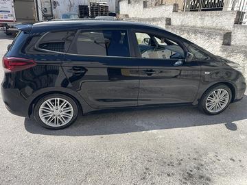 Kia Carens IV serie 1.7 diesel 141 cv automatica