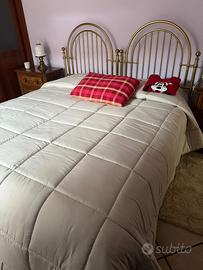 Due Letti in ottone attaccati