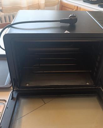 Forno elettrico ventilato DeLonghi, modello EO2475